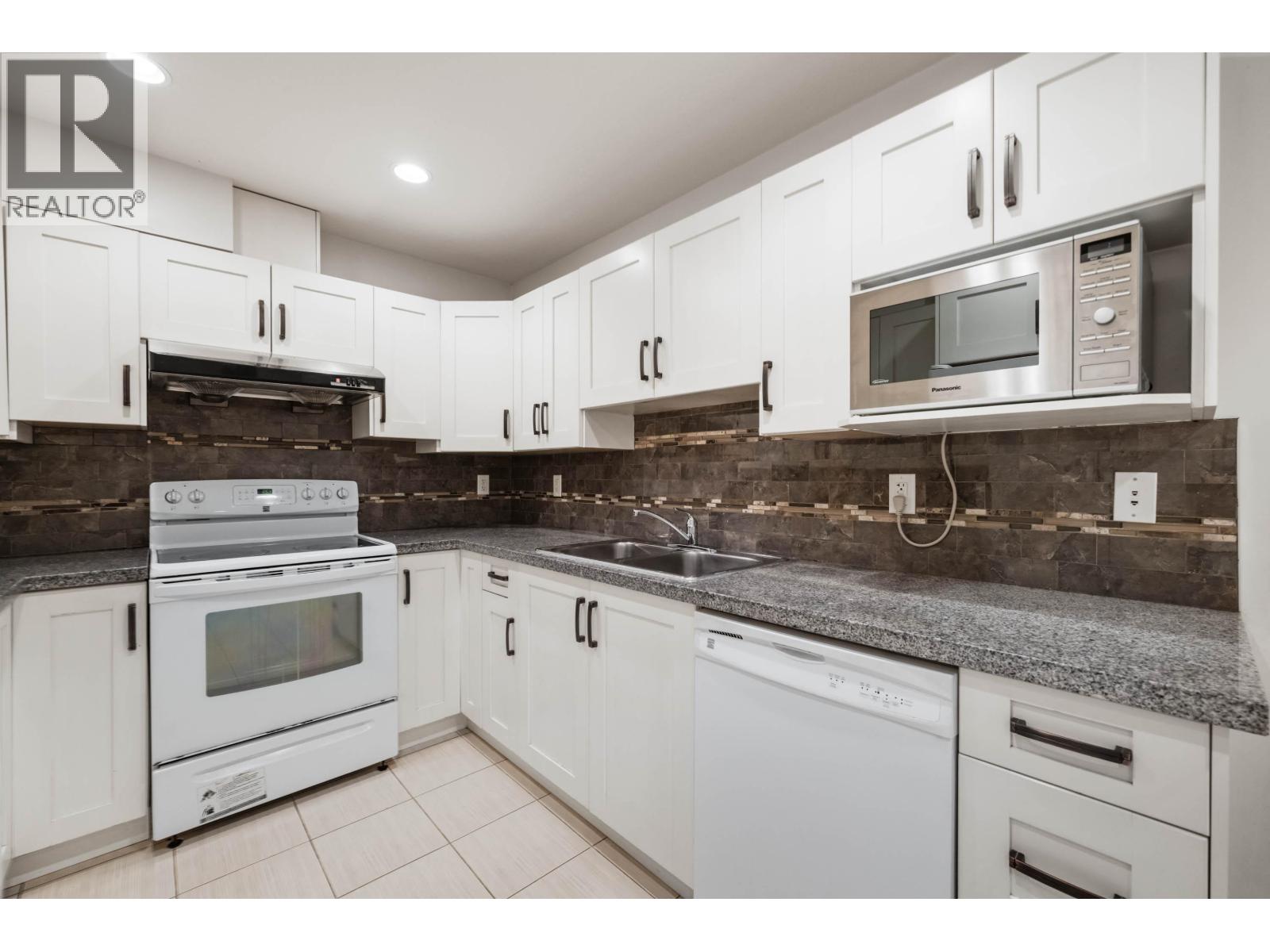 1383 Trafalgar Street, Coquitlam, British Columbia  V3E 0E9 - Photo 32 - R3097001