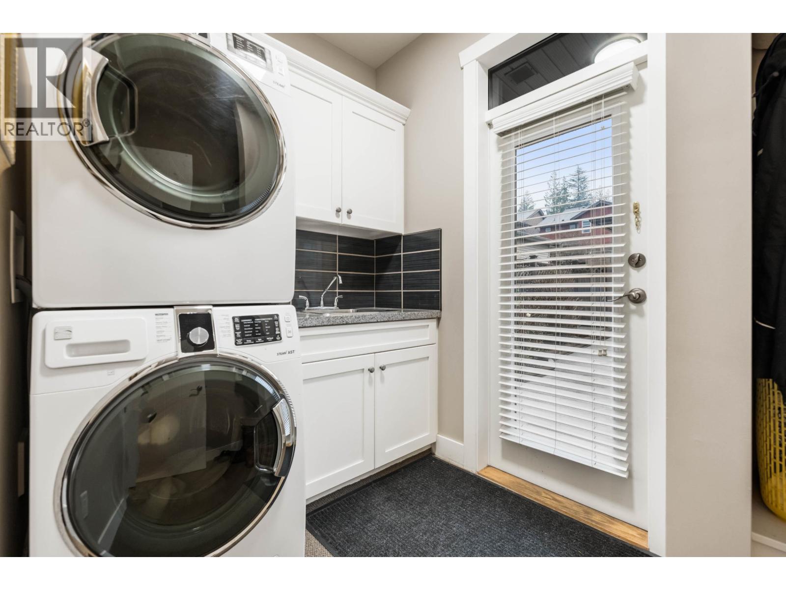 1383 Trafalgar Street, Coquitlam, British Columbia  V3E 0E9 - Photo 15 - R3097001