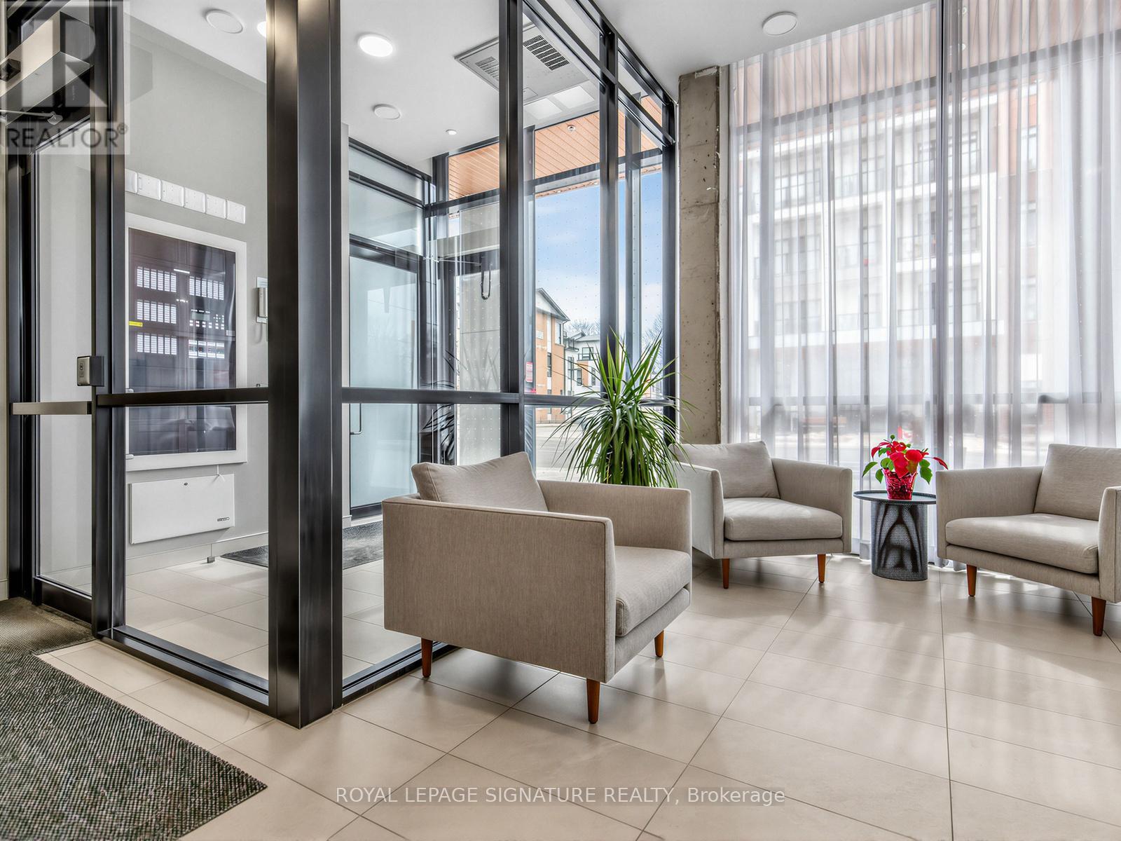 A105 - 160 Canon Jackson Drive, Toronto, Ontario  M6M 0B6 - Photo 3 - W12700836