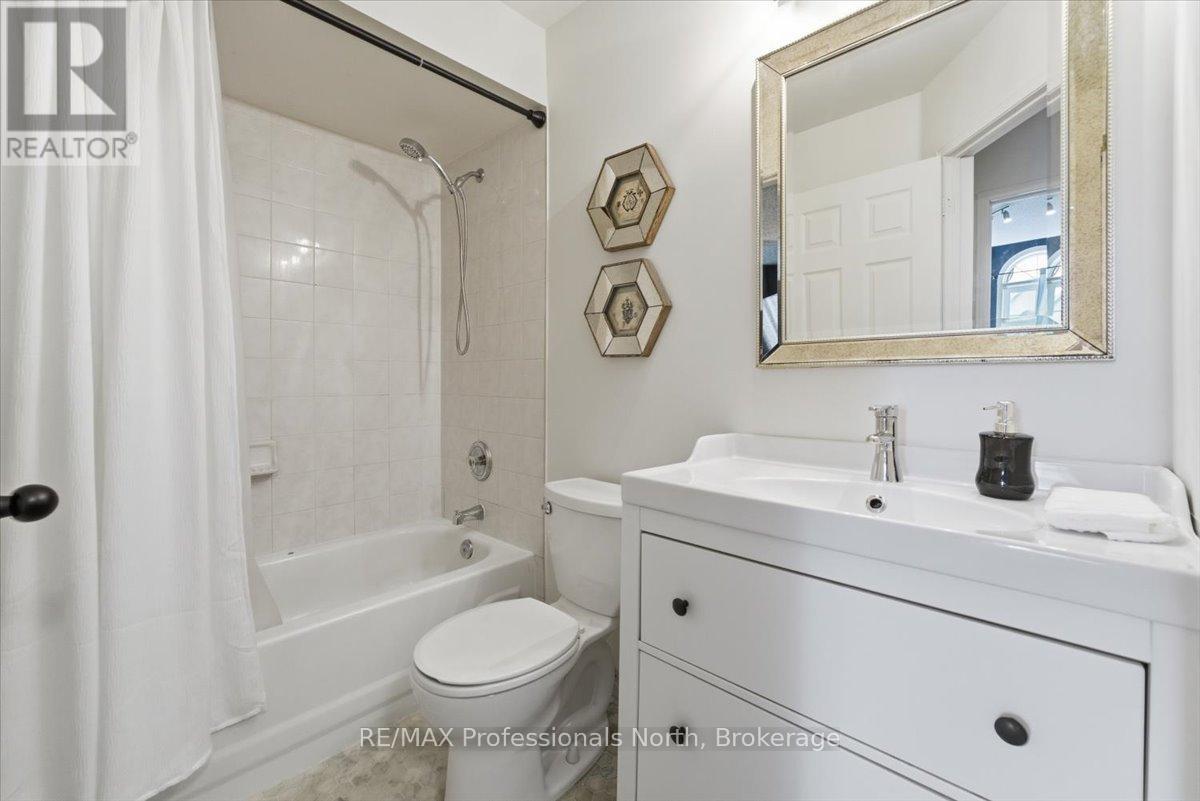 98 Roxton Road, Oakville (Ro River Oaks), Ontario  L6H 6V4 - Photo 19 - W12863092