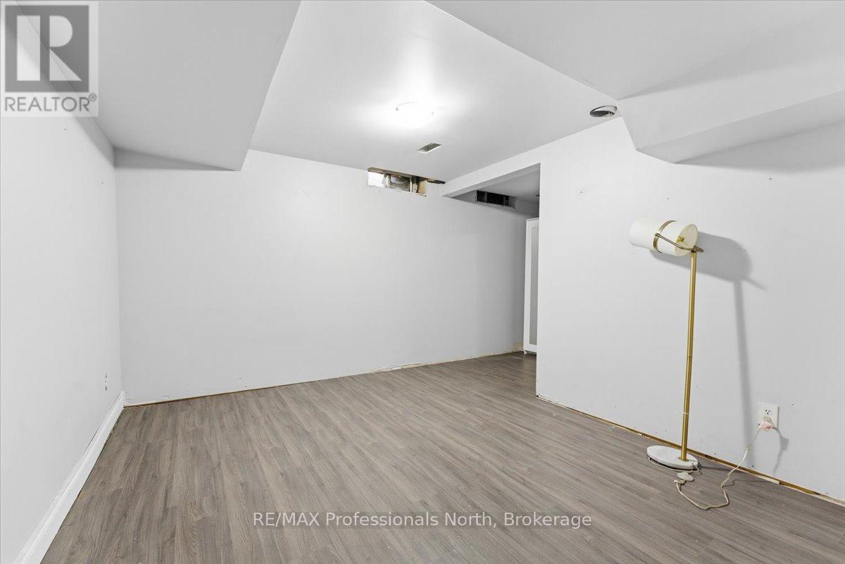 98 Roxton Road, Oakville (Ro River Oaks), Ontario  L6H 6V4 - Photo 21 - W12863092