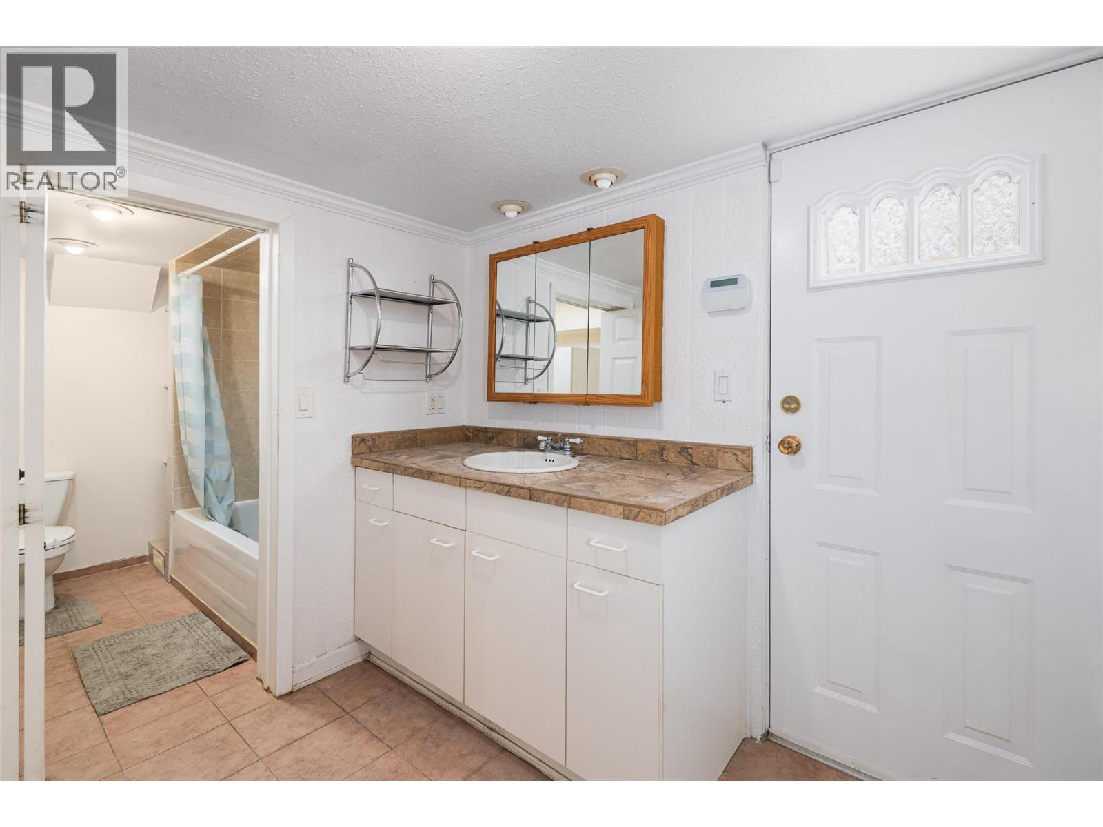 723 Murdoch Street, Creston, British Columbia  V0B 1G4 - Photo 16 - 10378554