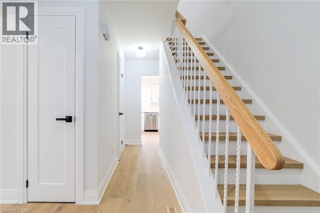 5475 Lakeshore Road Unit# 4, Burlington, Ontario  L7L 1E1 - Photo 3 - 40797027