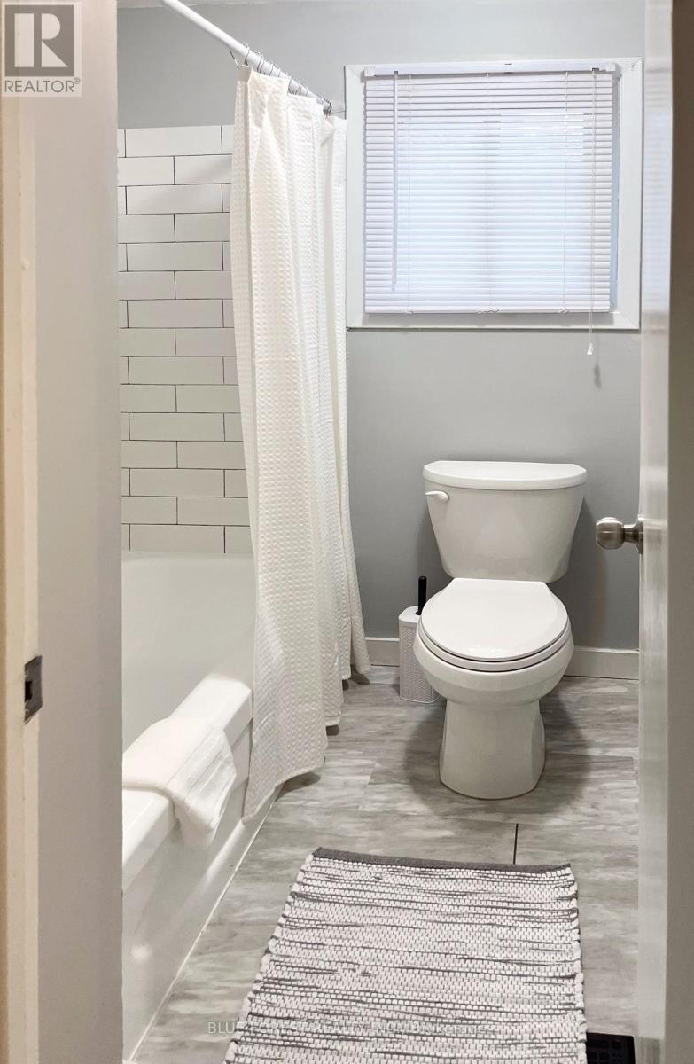 35 Rollscourt Gardens, London North, Ontario  N6G 1L9 - Photo 16 - X12863074