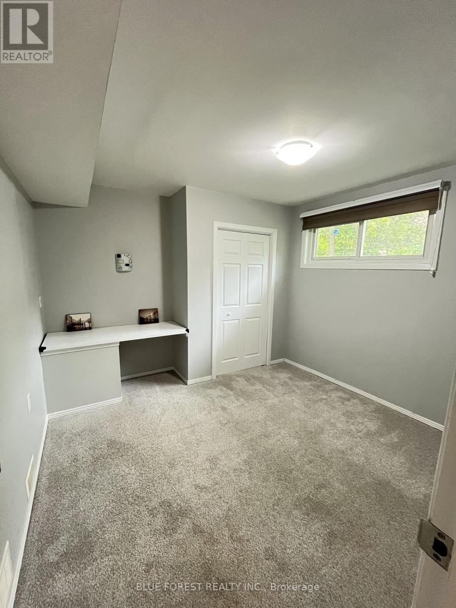 35 Rollscourt Gardens, London North, Ontario  N6G 1L9 - Photo 19 - X12863074