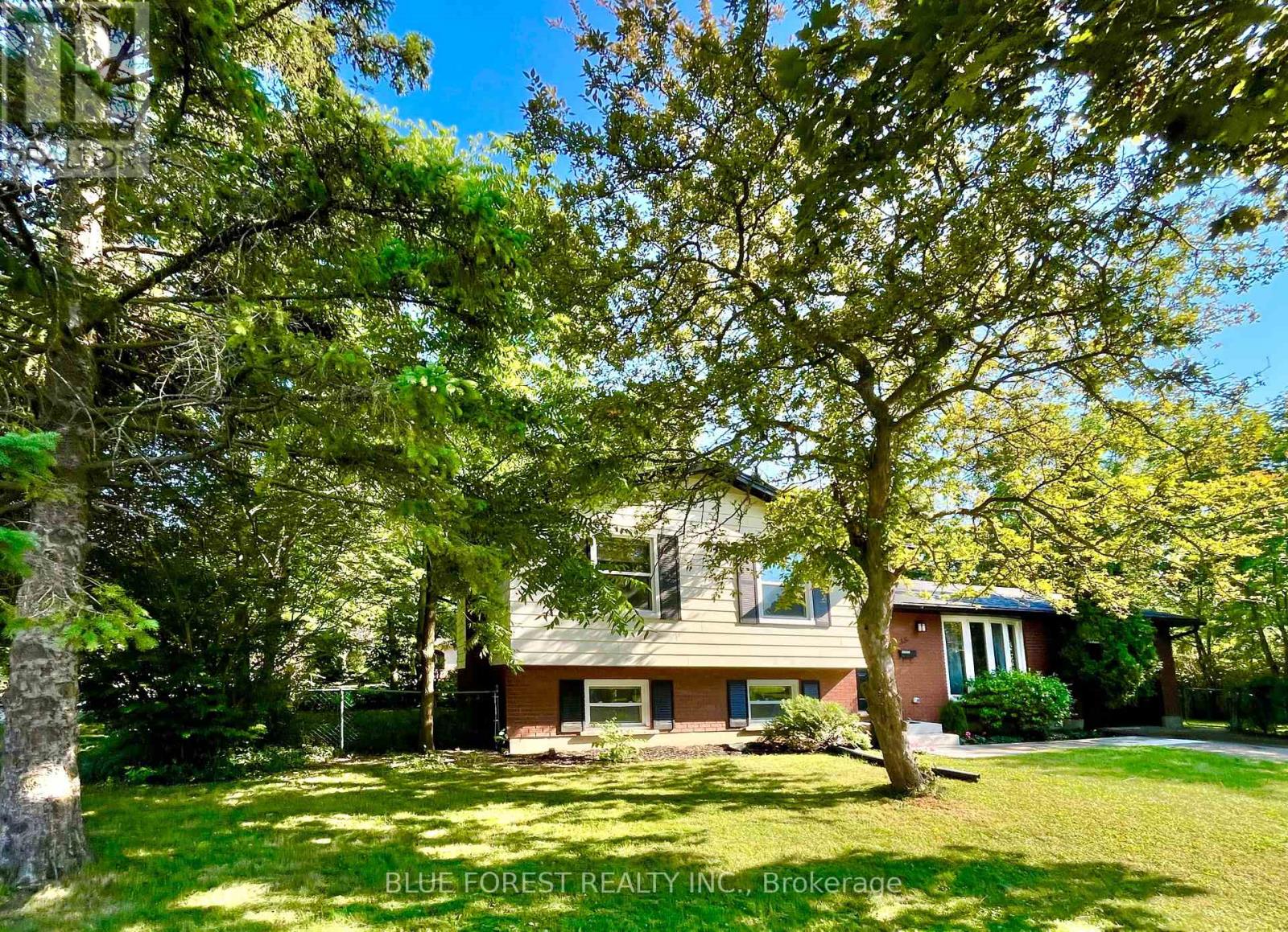 35 Rollscourt Gardens, London North, Ontario  N6G 1L9 - Photo 27 - X12863074