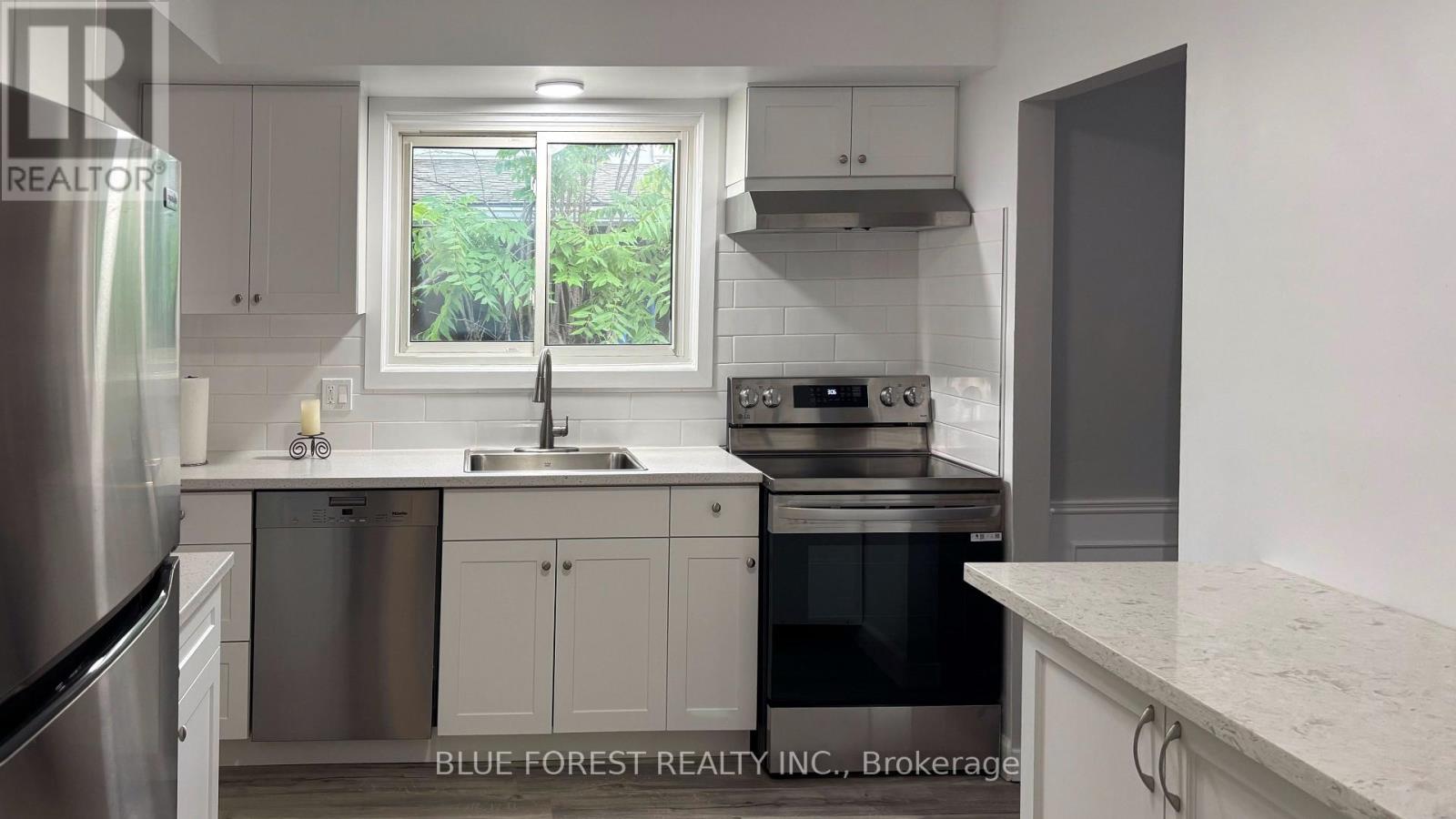 35 Rollscourt Gardens, London North, Ontario  N6G 1L9 - Photo 7 - X12863074