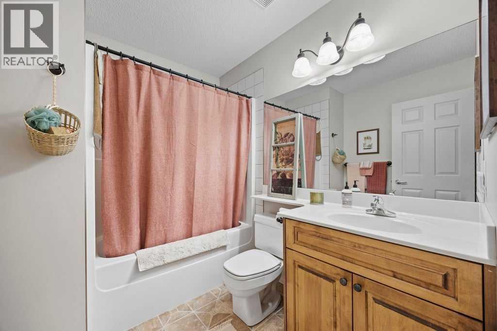 61 Thornfield Close Se, Airdrie, Alberta  T4A 2K7 - Photo 36 - A2290670