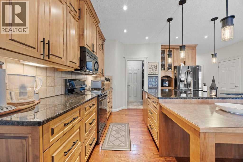 61 Thornfield Close Se, Airdrie, Alberta  T4A 2K7 - Photo 5 - A2290670