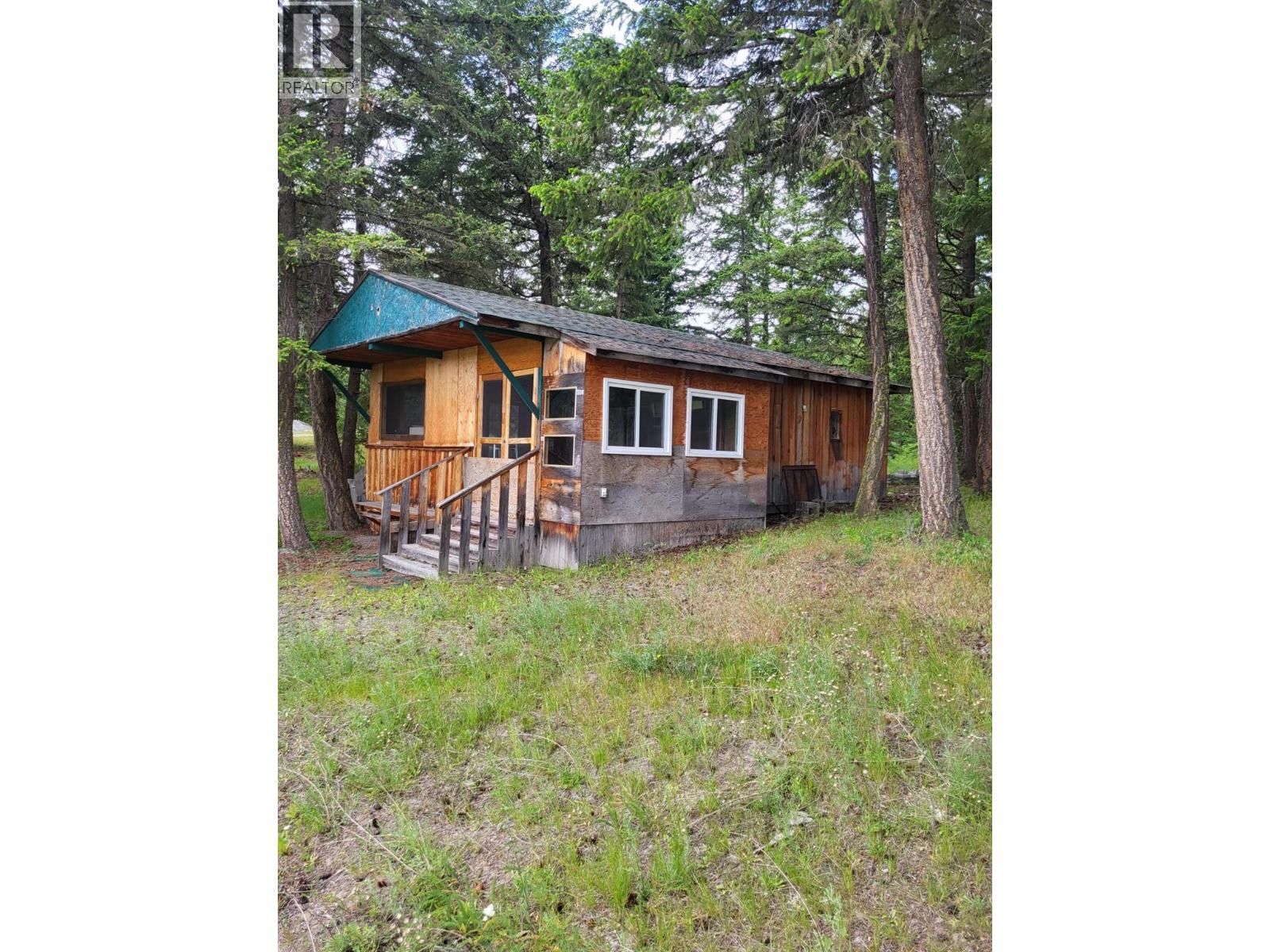 Legal SCUITTO Lake Kamloops Photo 6