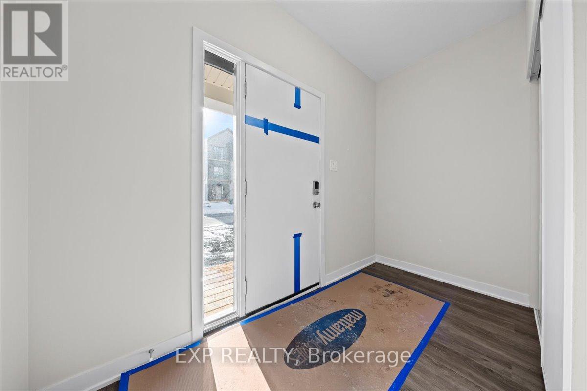 623 Bee Pollen Way, Ottawa, Ontario  K2W 0N9 - Photo 2 - X12863046