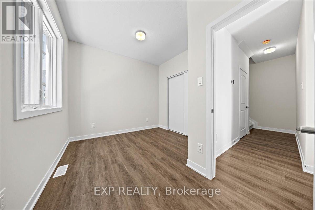 623 Bee Pollen Way, Ottawa, Ontario  K2W 0N9 - Photo 4 - X12863046
