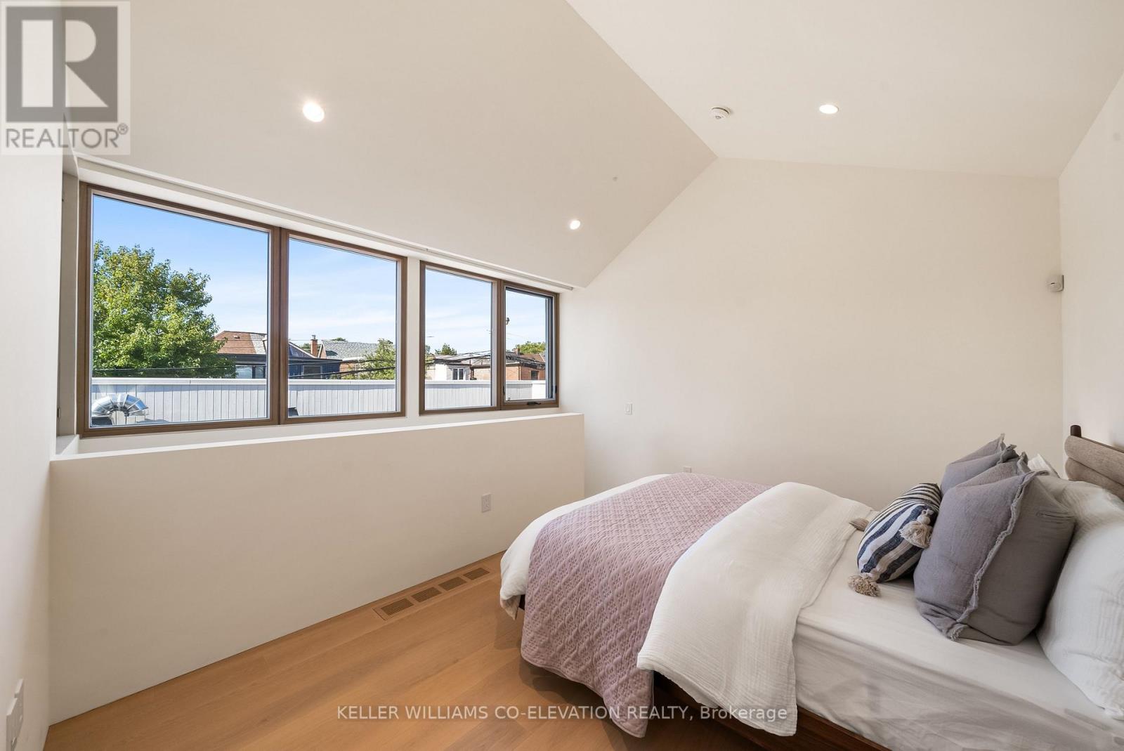 722 Lansdowne Avenue, Toronto, Ontario  M6H 3Y8 - Photo 17 - W12670794