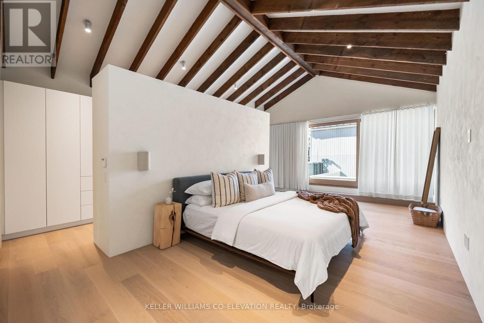 722 Lansdowne Avenue, Toronto, Ontario  M6H 3Y8 - Photo 9 - W12670794