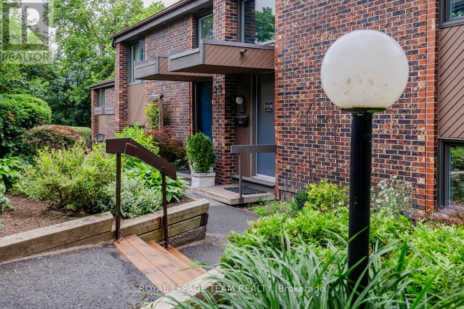 54 - 121 Buell Street, Ottawa, Ontario  K1Z 7E7 - Photo 2 - X12862368