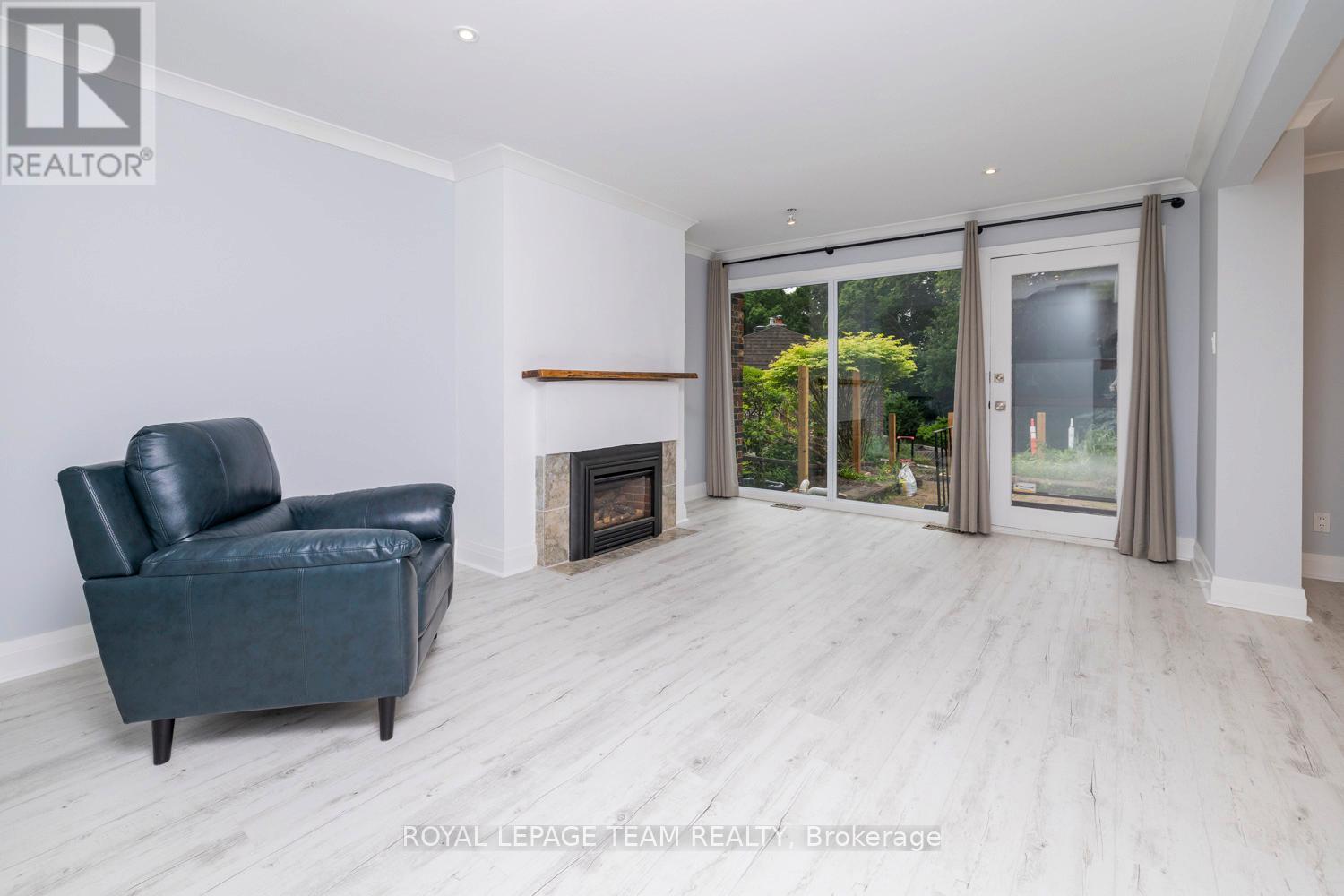 54 - 121 Buell Street, Ottawa, Ontario  K1Z 7E7 - Photo 4 - X12862368