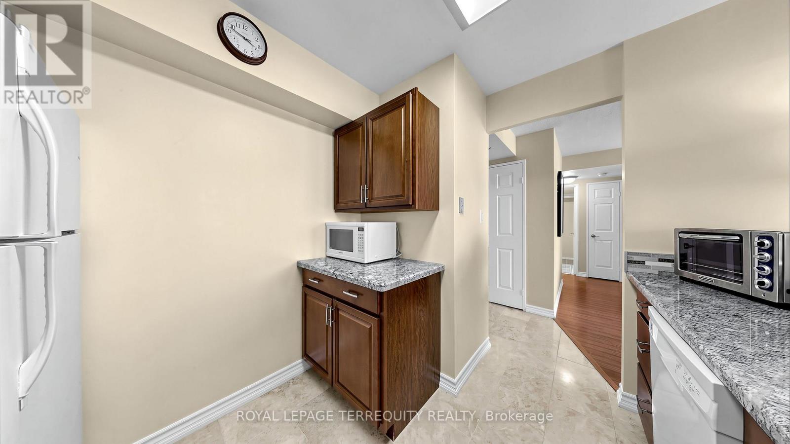 833 - 22 Southport Street, Toronto, Ontario  M6S 4Y9 - Photo 15 - W12862636