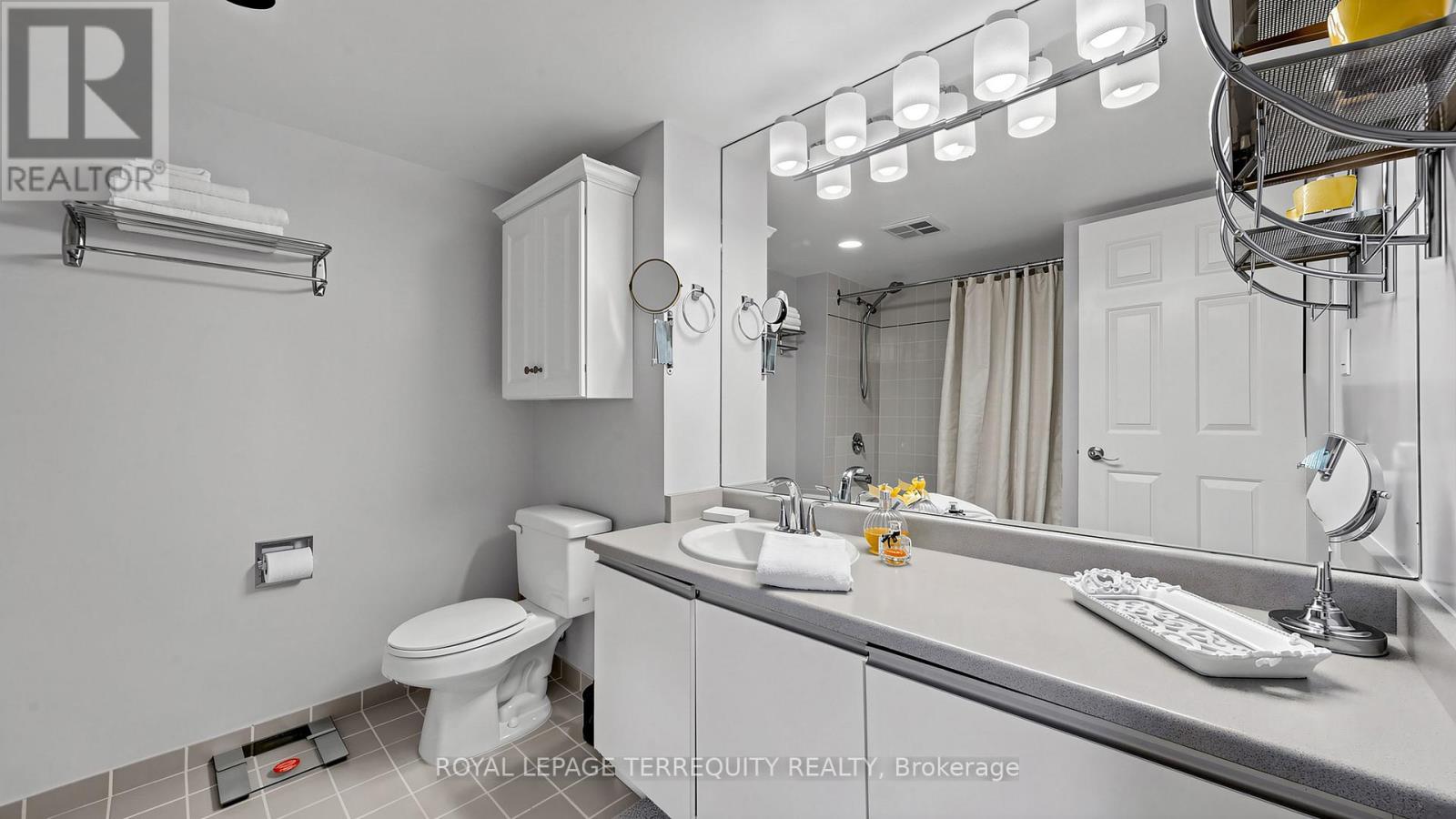 833 - 22 Southport Street, Toronto, Ontario  M6S 4Y9 - Photo 23 - W12862636