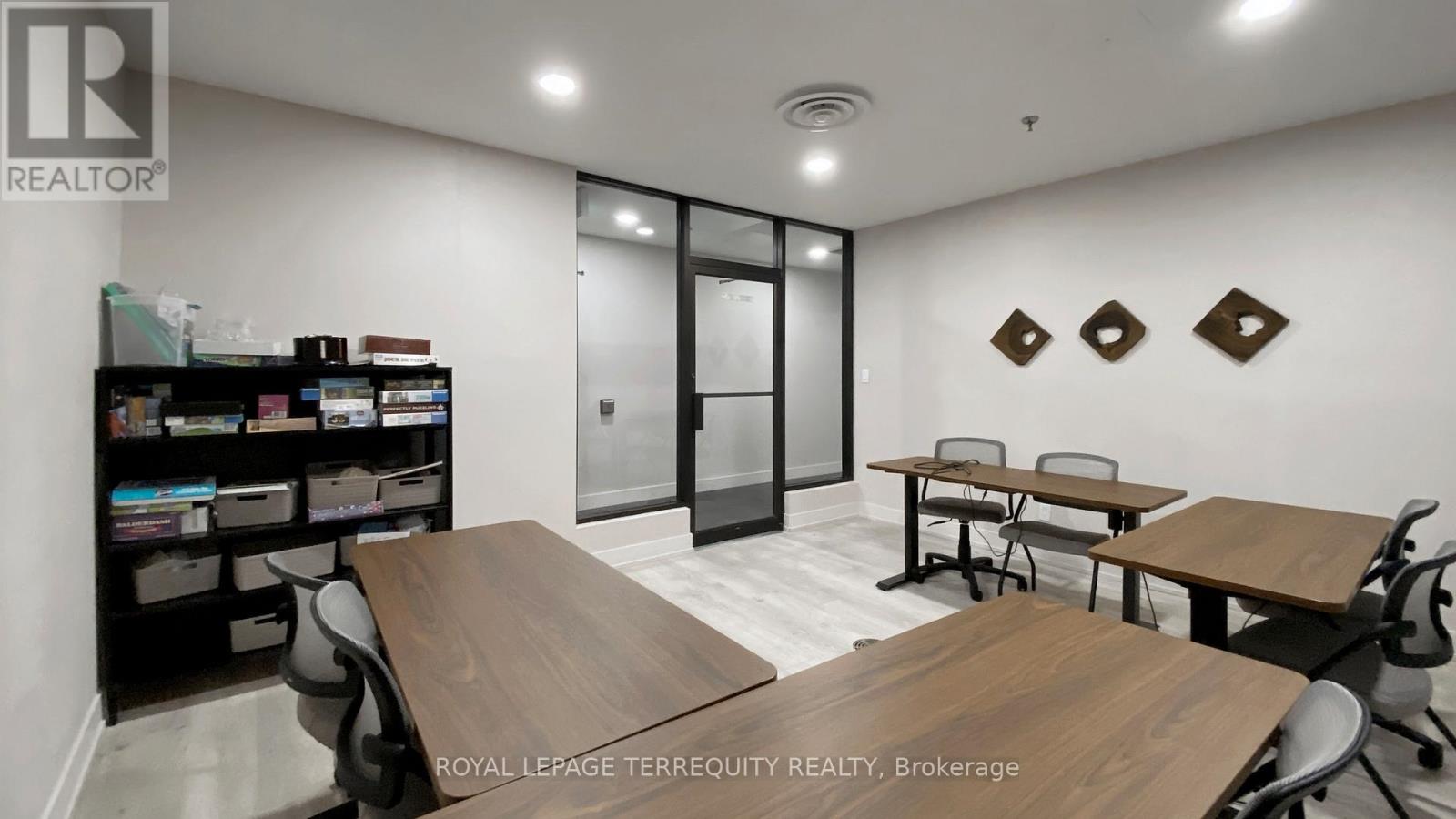 833 - 22 Southport Street, Toronto, Ontario  M6S 4Y9 - Photo 34 - W12862636