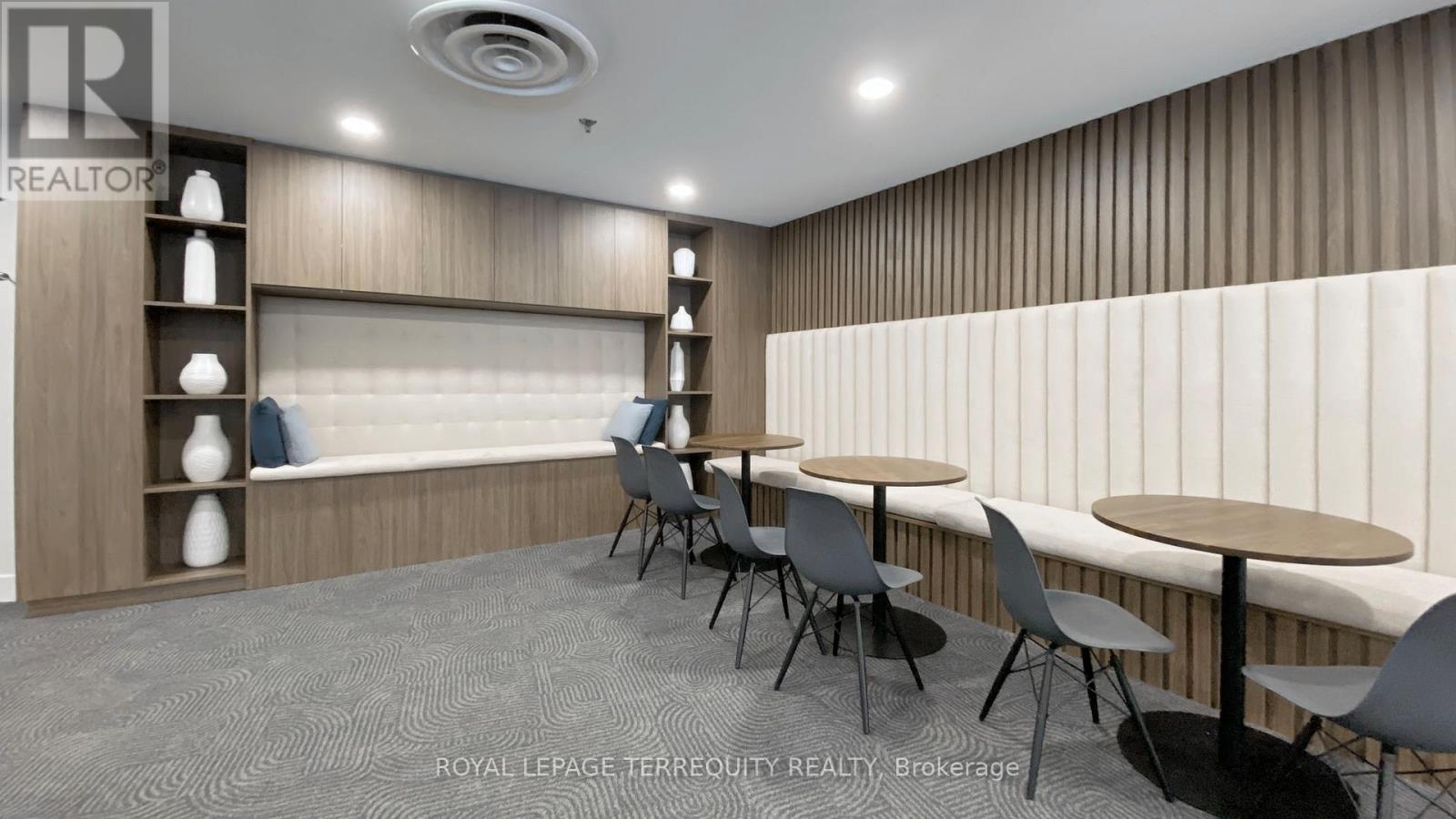 833 - 22 Southport Street, Toronto, Ontario  M6S 4Y9 - Photo 32 - W12862636