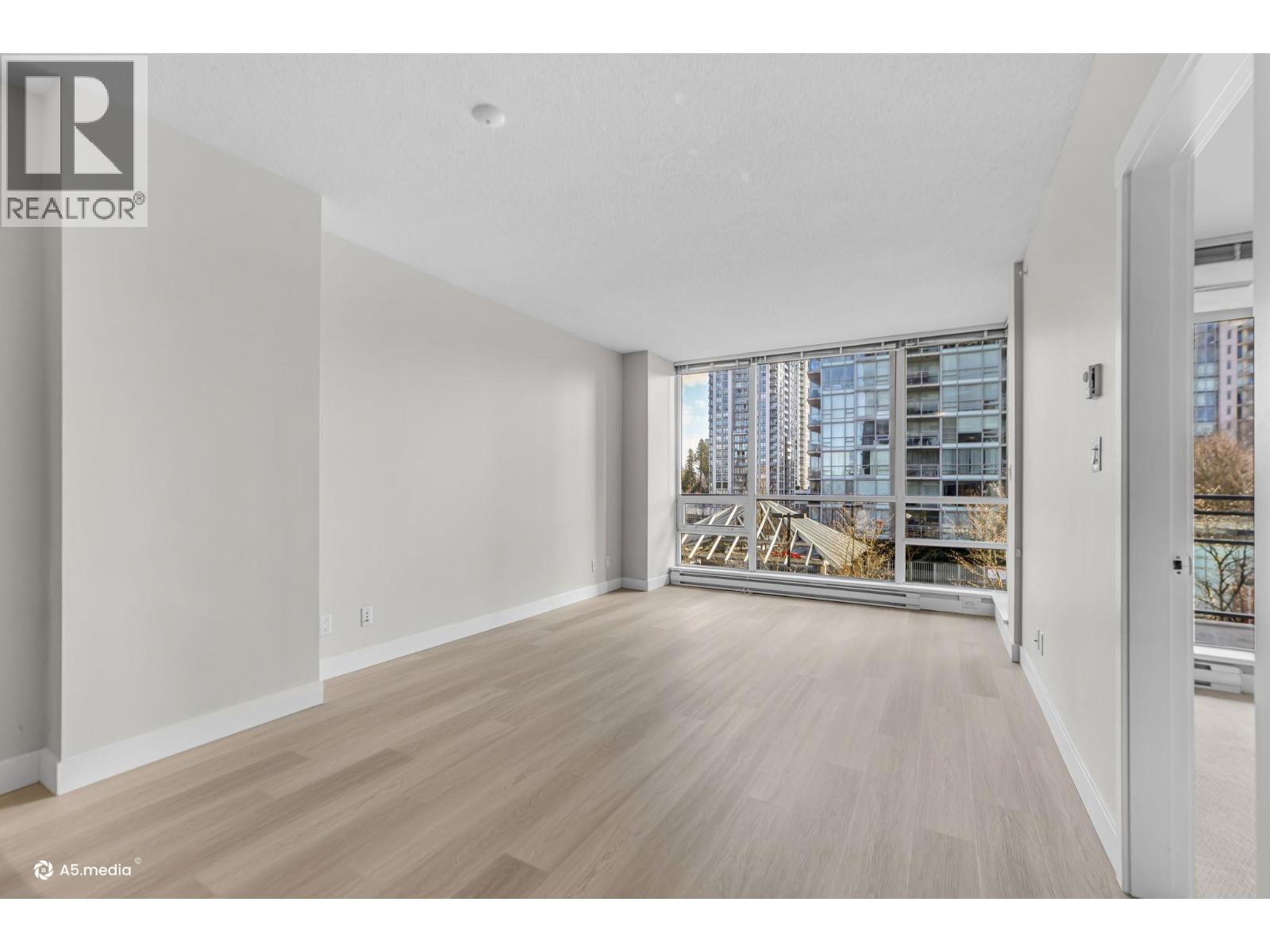 706 2968 Glen Drive, Coquitlam, British Columbia  V3B 0C4 - Photo 4 - R3097523