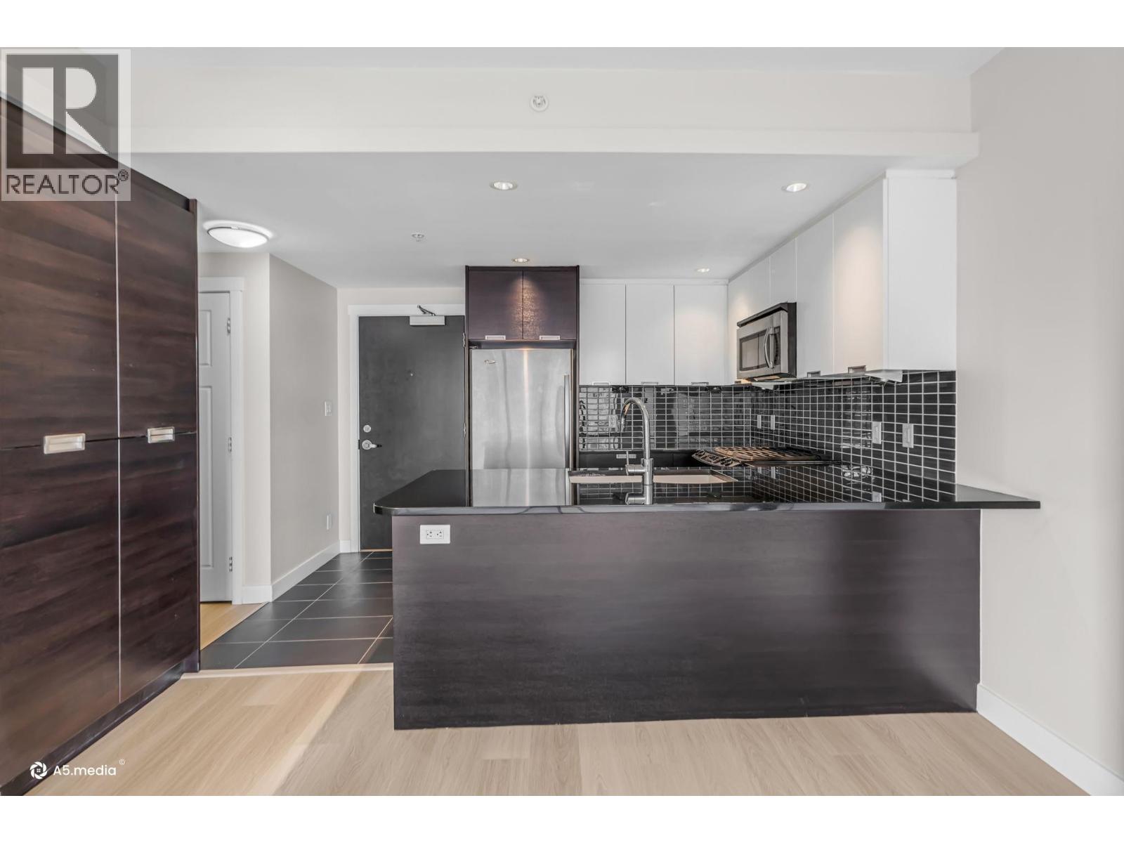 706 2968 Glen Drive, Coquitlam, British Columbia  V3B 0C4 - Photo 6 - R3097523