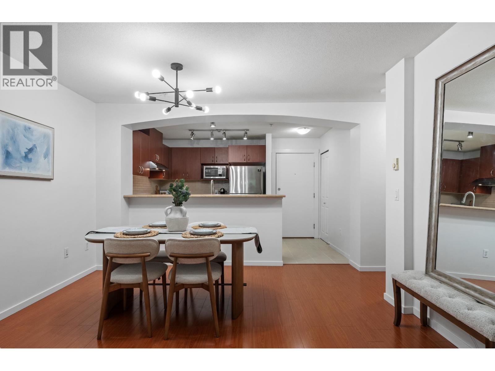 303 9098 Halston Court, Burnaby, British Columbia  V3N 0A6 - Photo 3 - R3097533