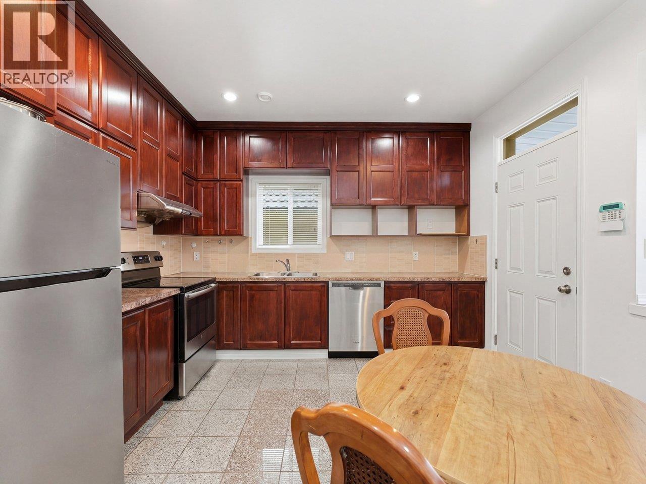 1115 Boundary Road, Vancouver, British Columbia  V5K 4T4 - Photo 8 - R3097524