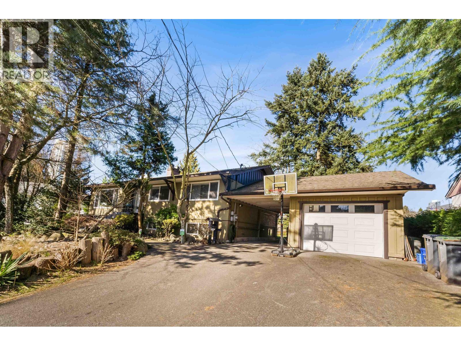 521 Brookmere Avenue, Coquitlam, British Columbia  V3J 1W8 - Photo 2 - R3097578