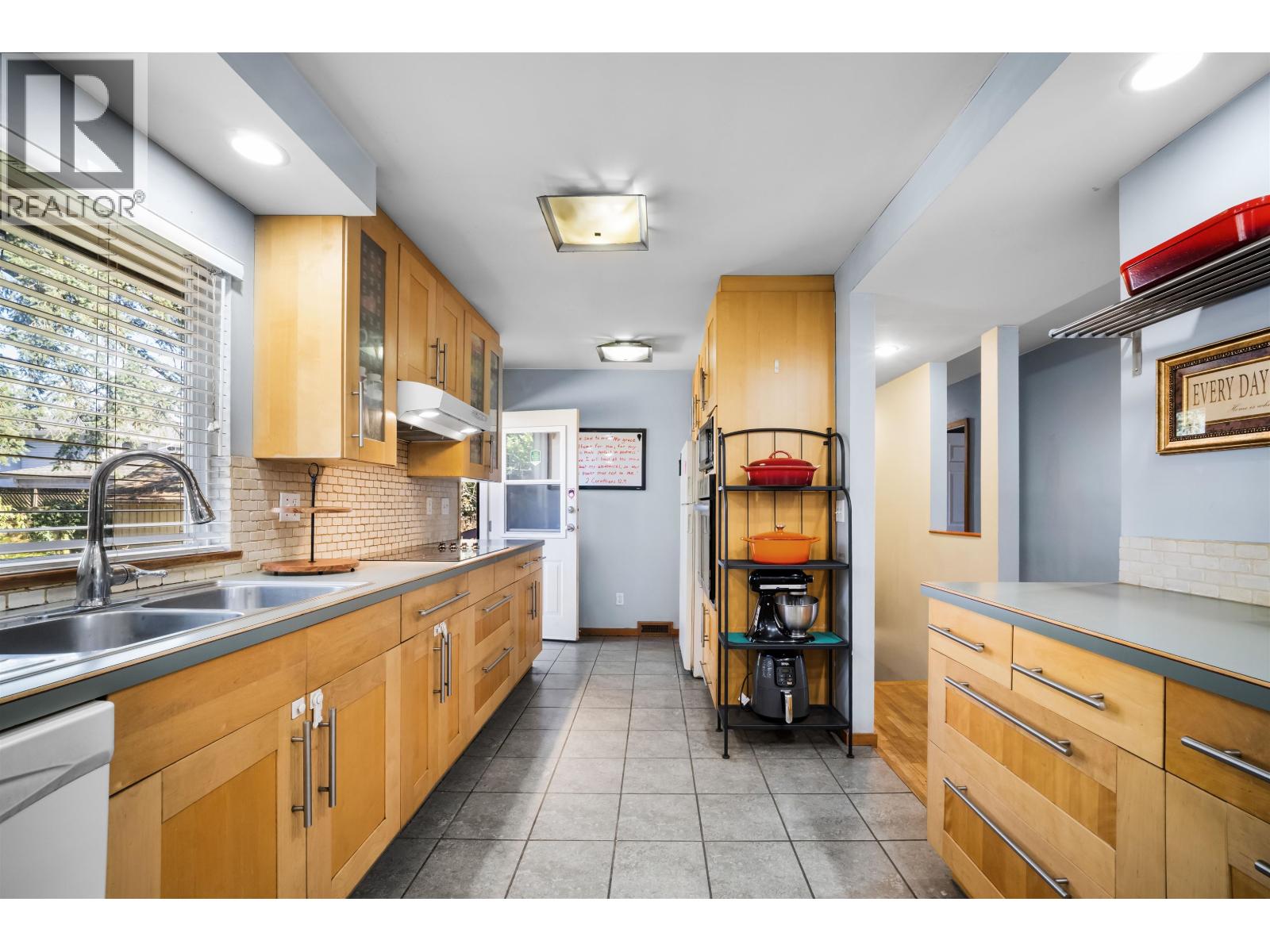 521 Brookmere Avenue, Coquitlam, British Columbia  V3J 1W8 - Photo 8 - R3097578