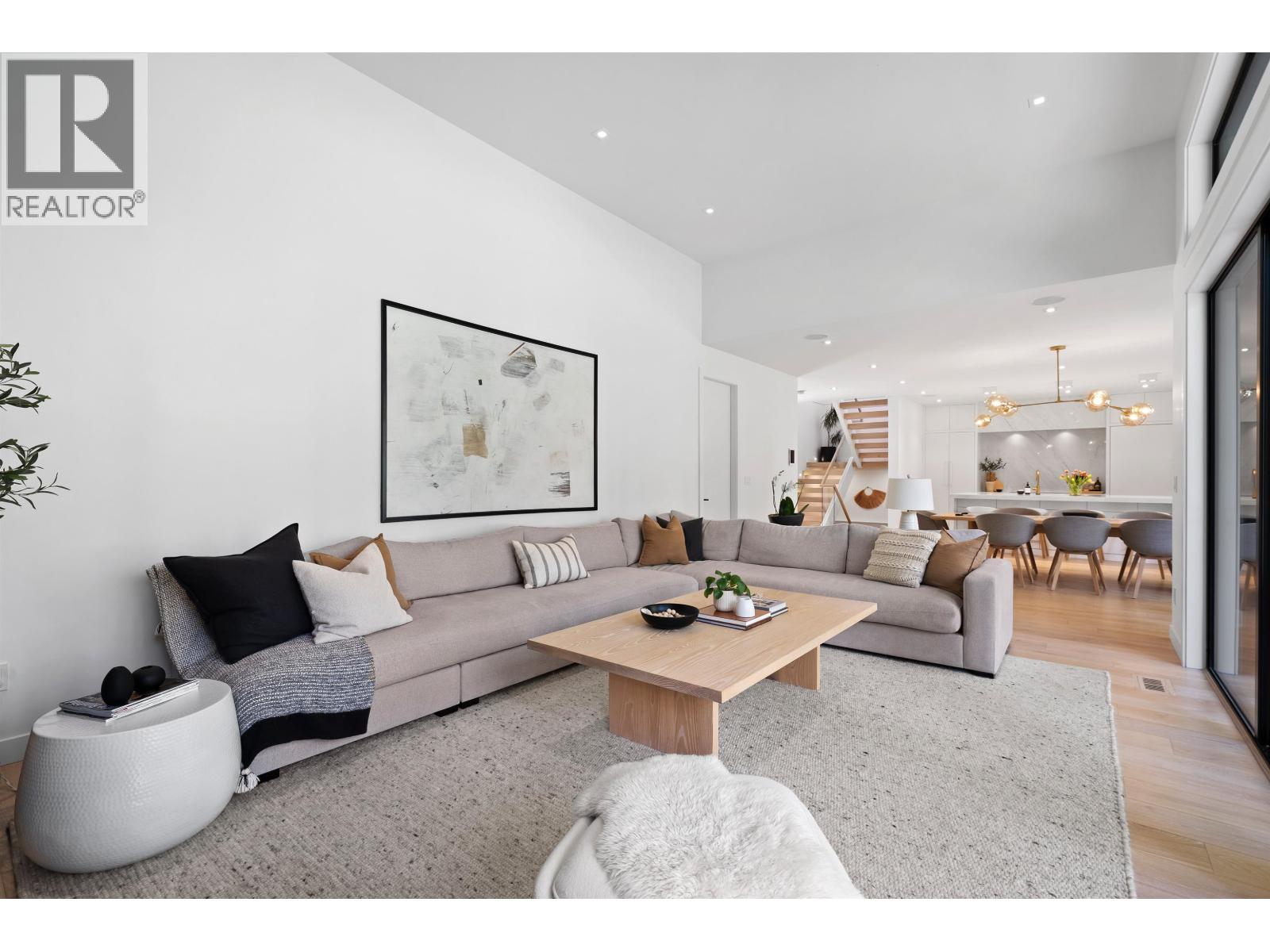 968 Belvista Crescent, North Vancouver, British Columbia  V7R 2B4 - Photo 14 - R3097580