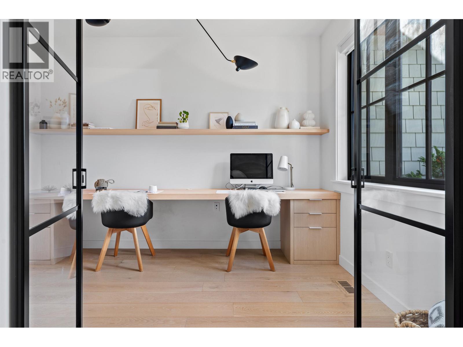 968 Belvista Crescent, North Vancouver, British Columbia  V7R 2B4 - Photo 29 - R3097580