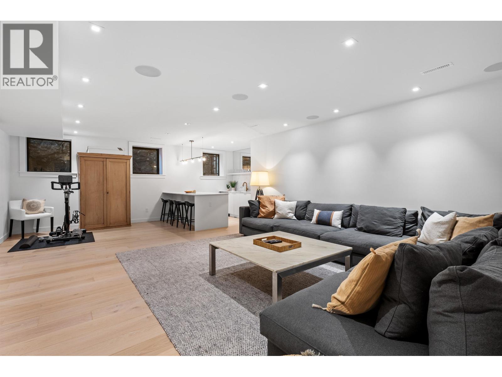 968 Belvista Crescent, North Vancouver, British Columbia  V7R 2B4 - Photo 34 - R3097580