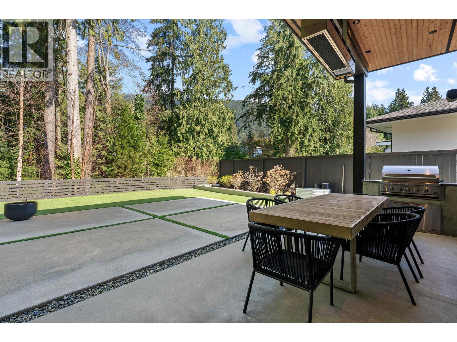 968 Belvista Crescent, North Vancouver, British Columbia  V7R 2B4 - Photo 40 - R3097580