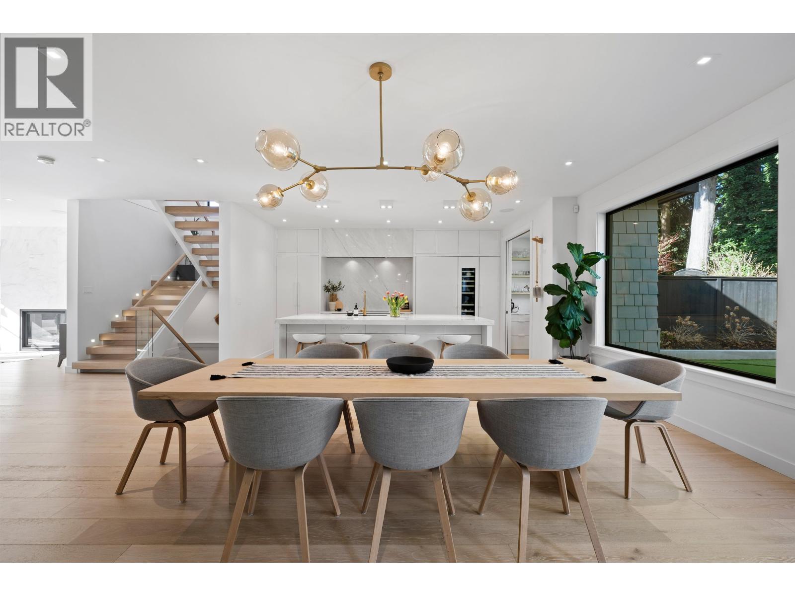 968 Belvista Crescent, North Vancouver, British Columbia  V7R 2B4 - Photo 5 - R3097580