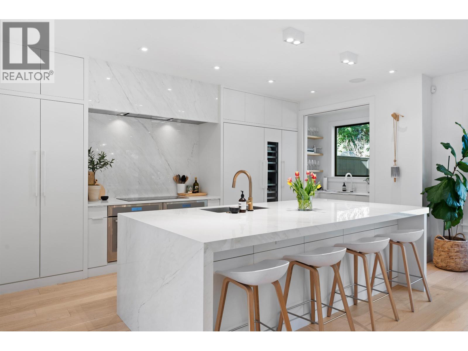 968 Belvista Crescent, North Vancouver, British Columbia  V7R 2B4 - Photo 7 - R3097580