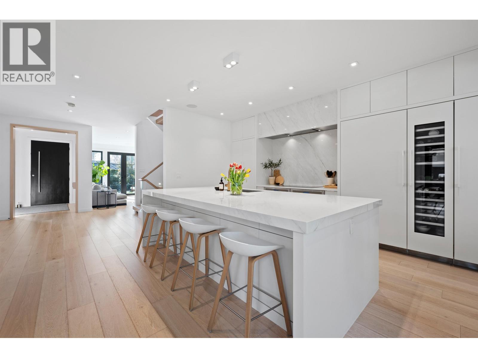 968 Belvista Crescent, North Vancouver, British Columbia  V7R 2B4 - Photo 8 - R3097580