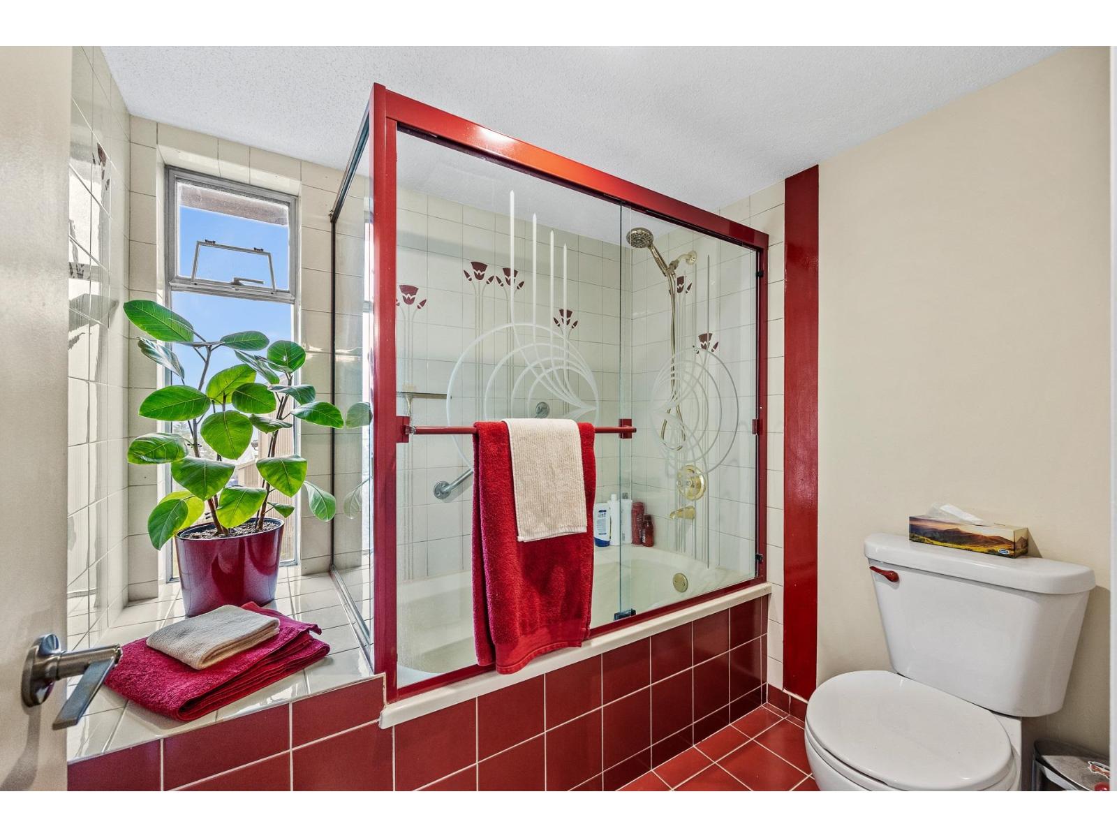 102 15025 Victoria Avenue, White Rock, British Columbia  V4B 1G2 - Photo 17 - R3097161