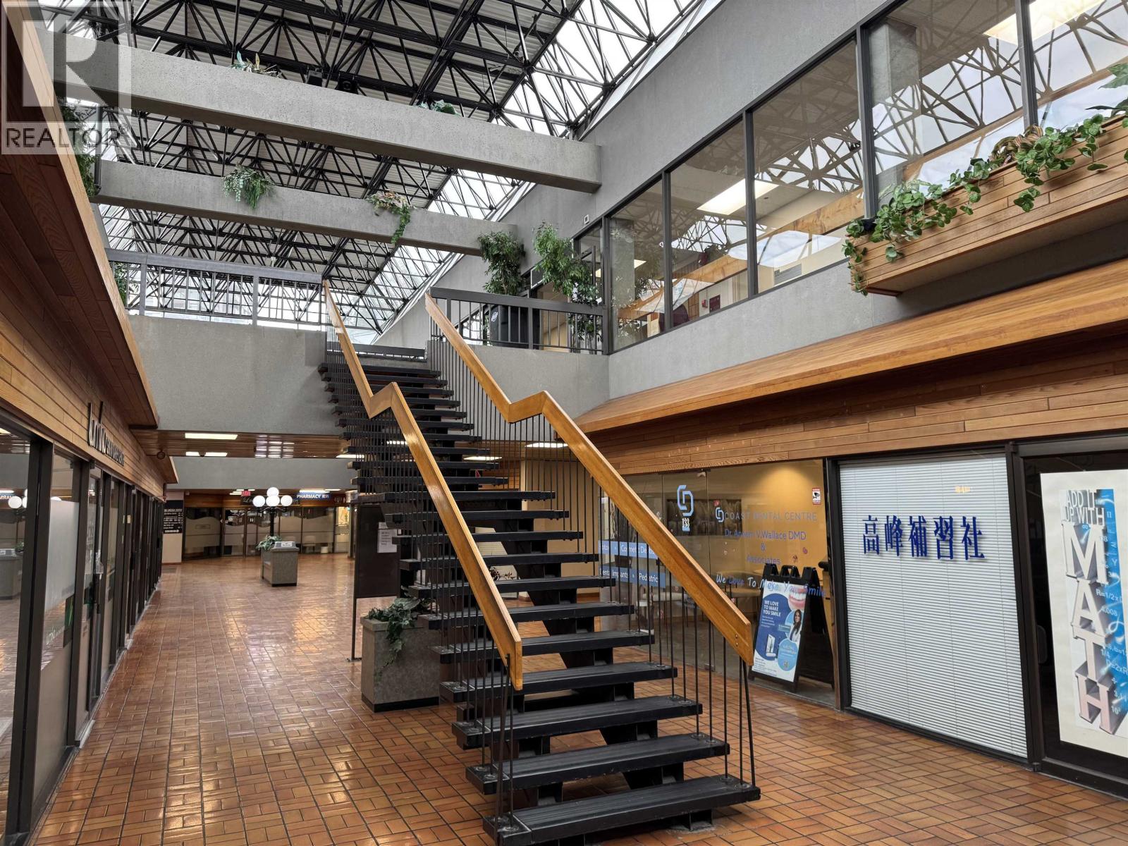 223a 3030 Lincoln Avenue, Coquitlam, British Columbia  V3N 2H6 - Photo 2 - C8076843