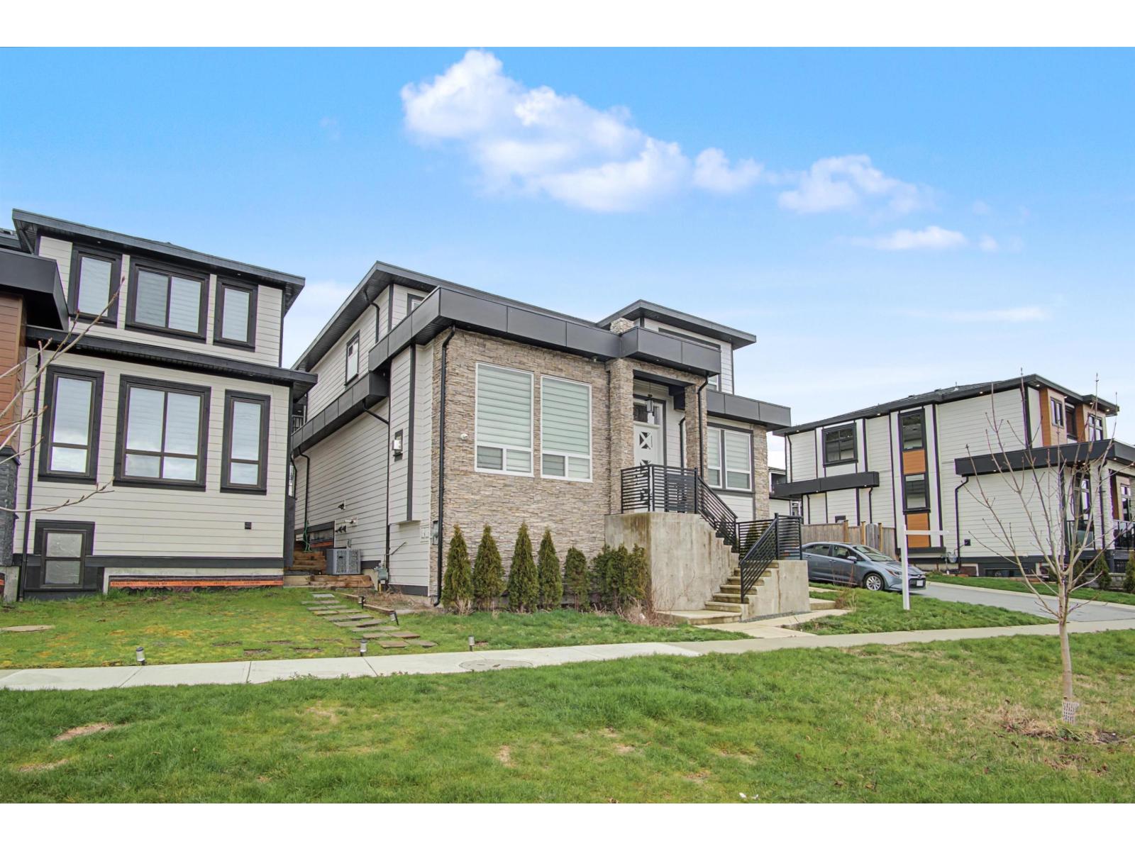 16685 15a Avenue, Surrey, British Columbia  V3S 9X7 - Photo 1 - R3097062