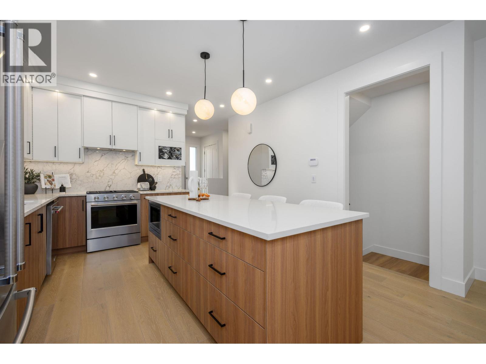 2 6176 Elgin Avenue, Burnaby, British Columbia  V5H 3S4 - Photo 4 - R3095812