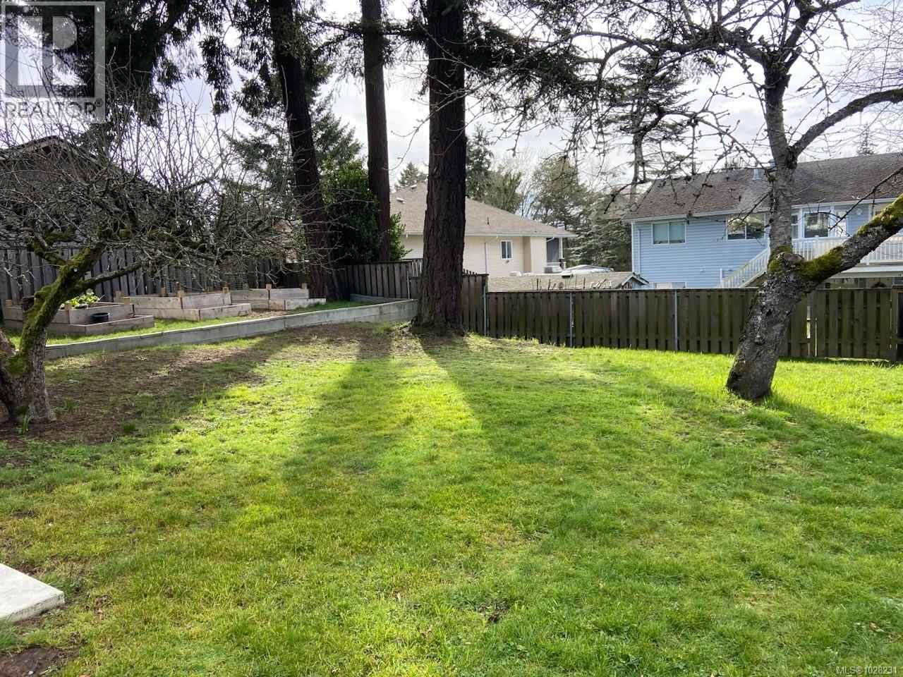 421 Juniper St, Nanaimo, British Columbia  V9S 1X7 - Photo 3 - 1028231