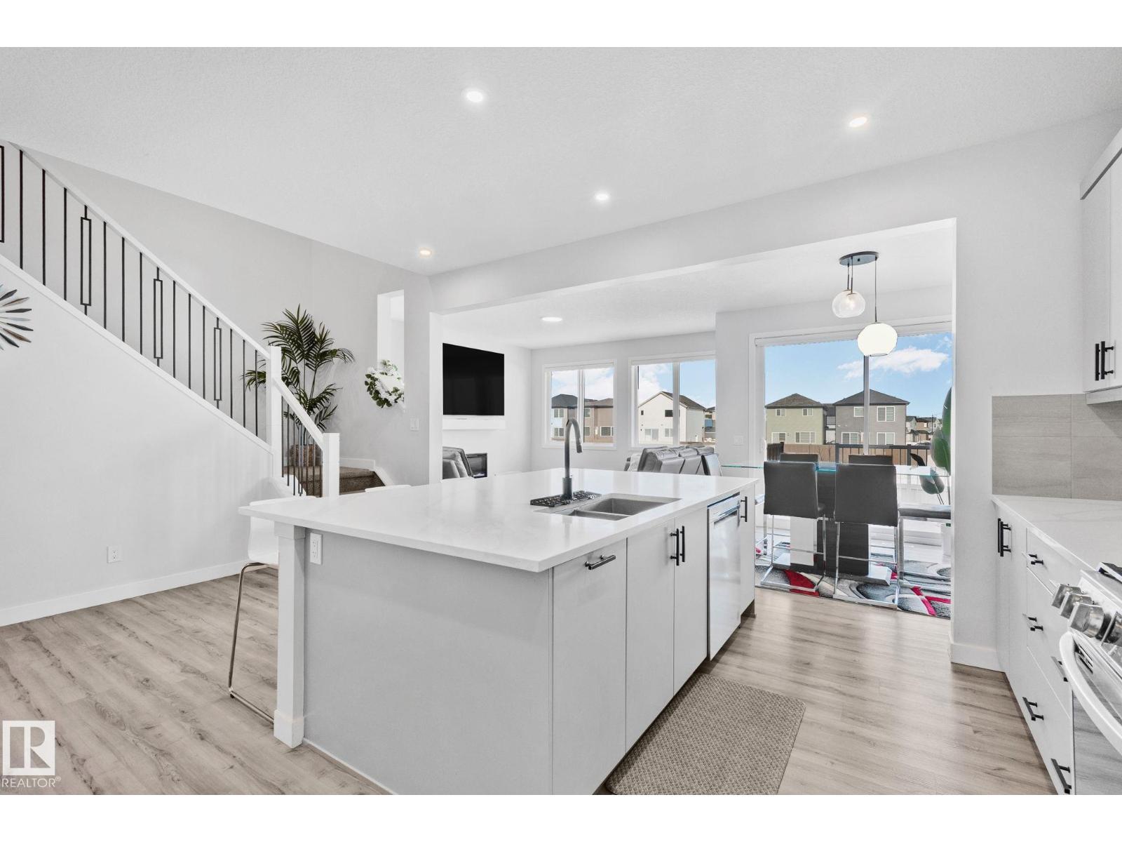 15816 29 Av Sw, Edmonton, Alberta  T5W 4X4 - Photo 4 - E4476617