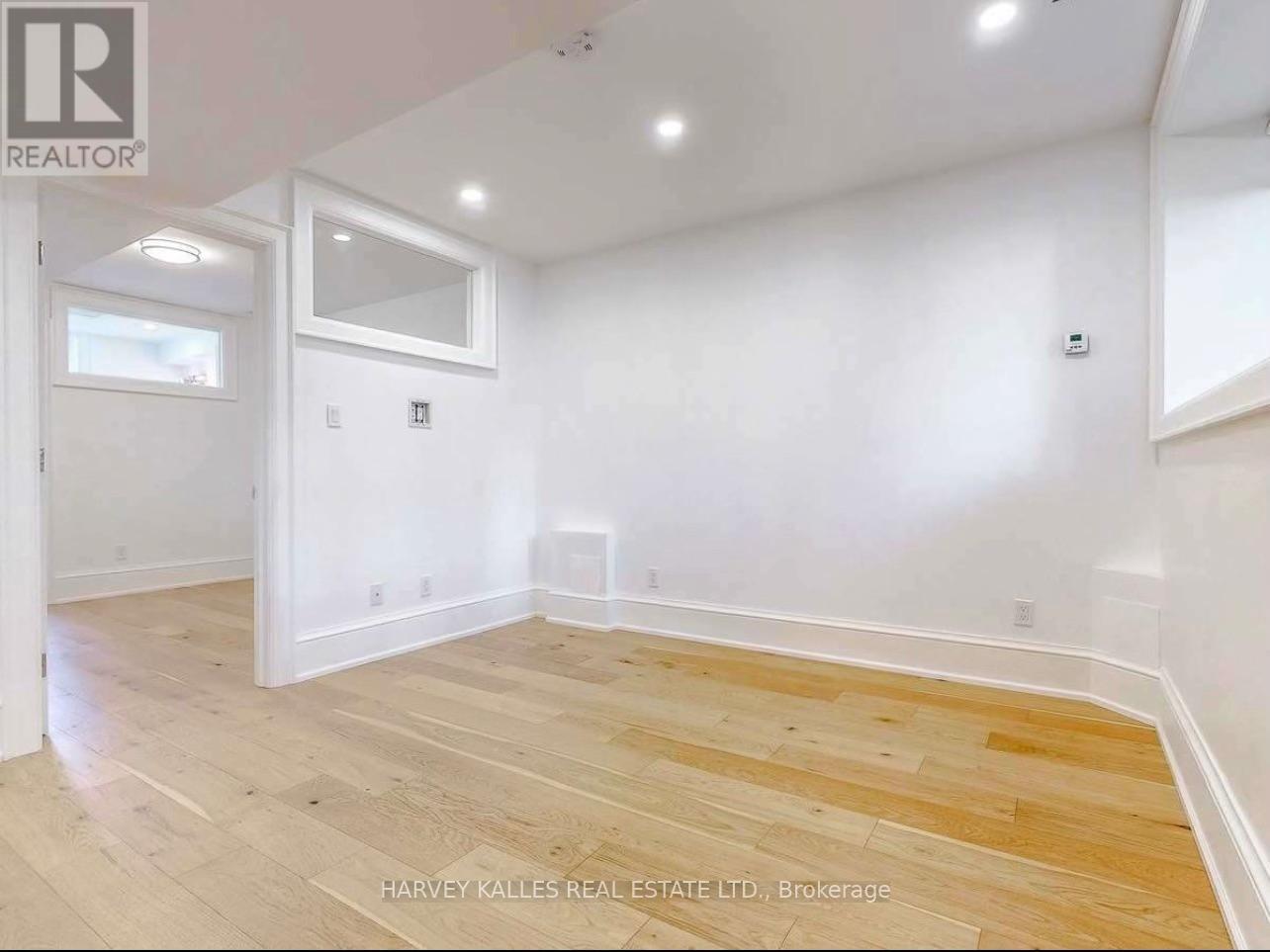 Lower - 10 Duggan Avenue, Toronto, Ontario  M4V 1Y2 - Photo 13 - C12863142