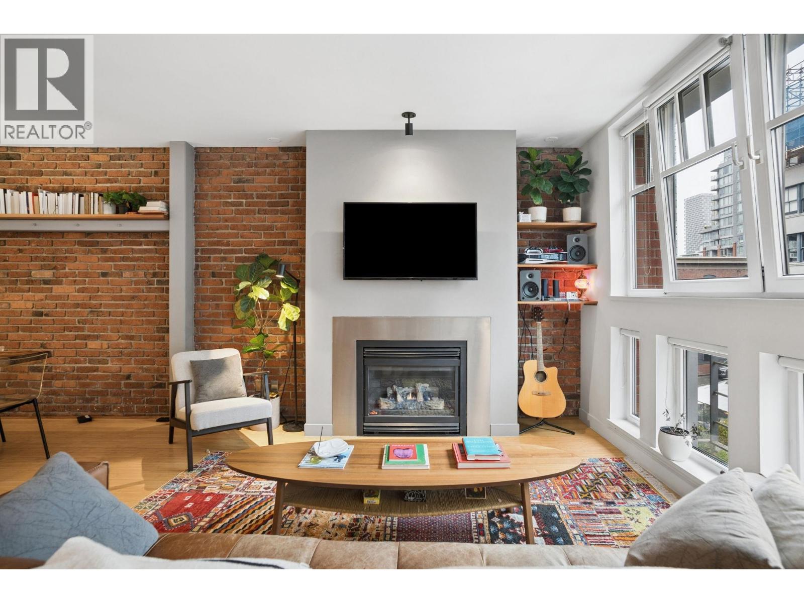 401 1072 Hamilton Street, Vancouver, British Columbia  V6B 2R9 - Photo 3 - R3097477