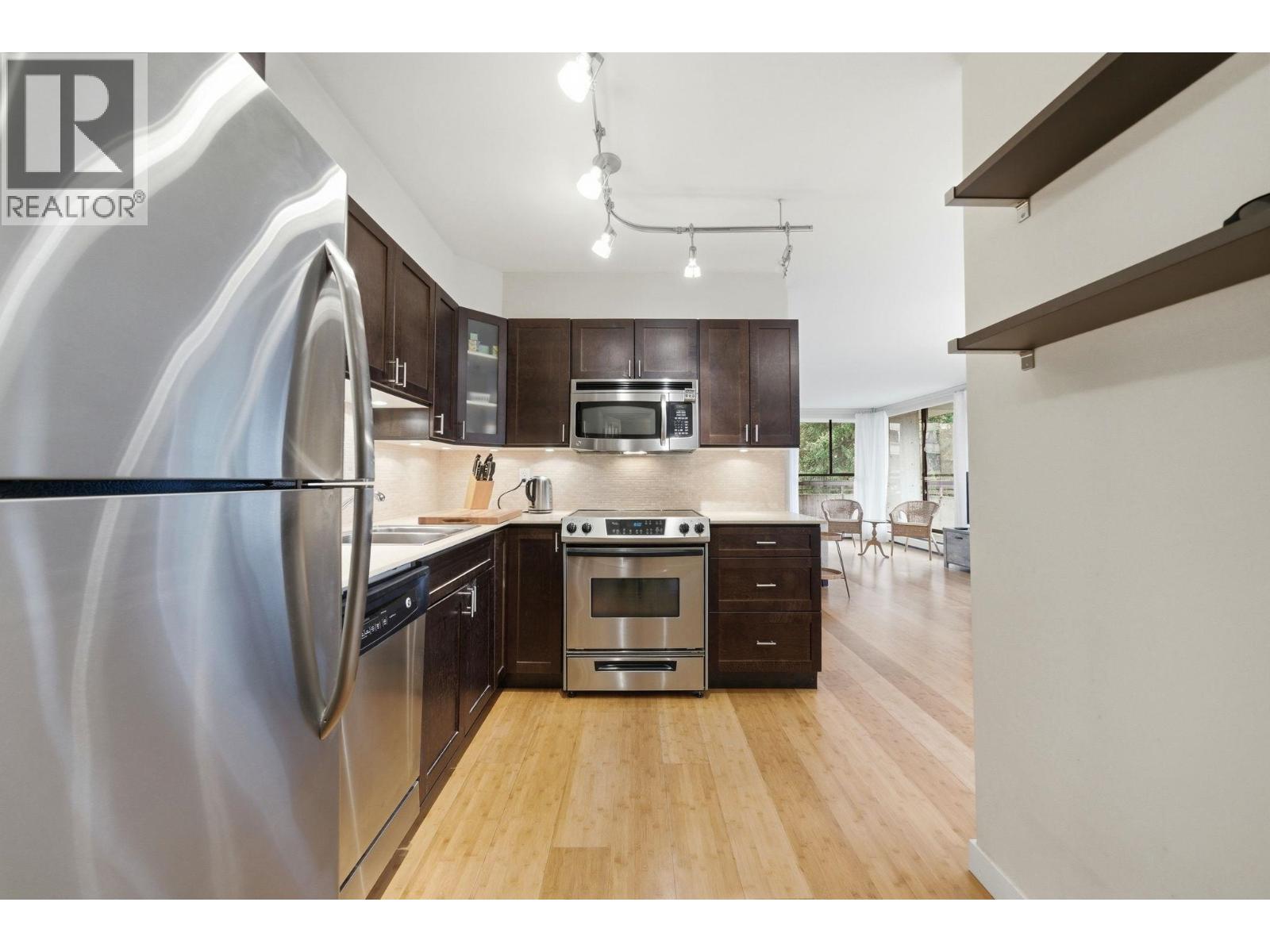 503 3755 Bartlett Court, Burnaby, British Columbia  V3J 7G7 - Photo 5 - R3097290