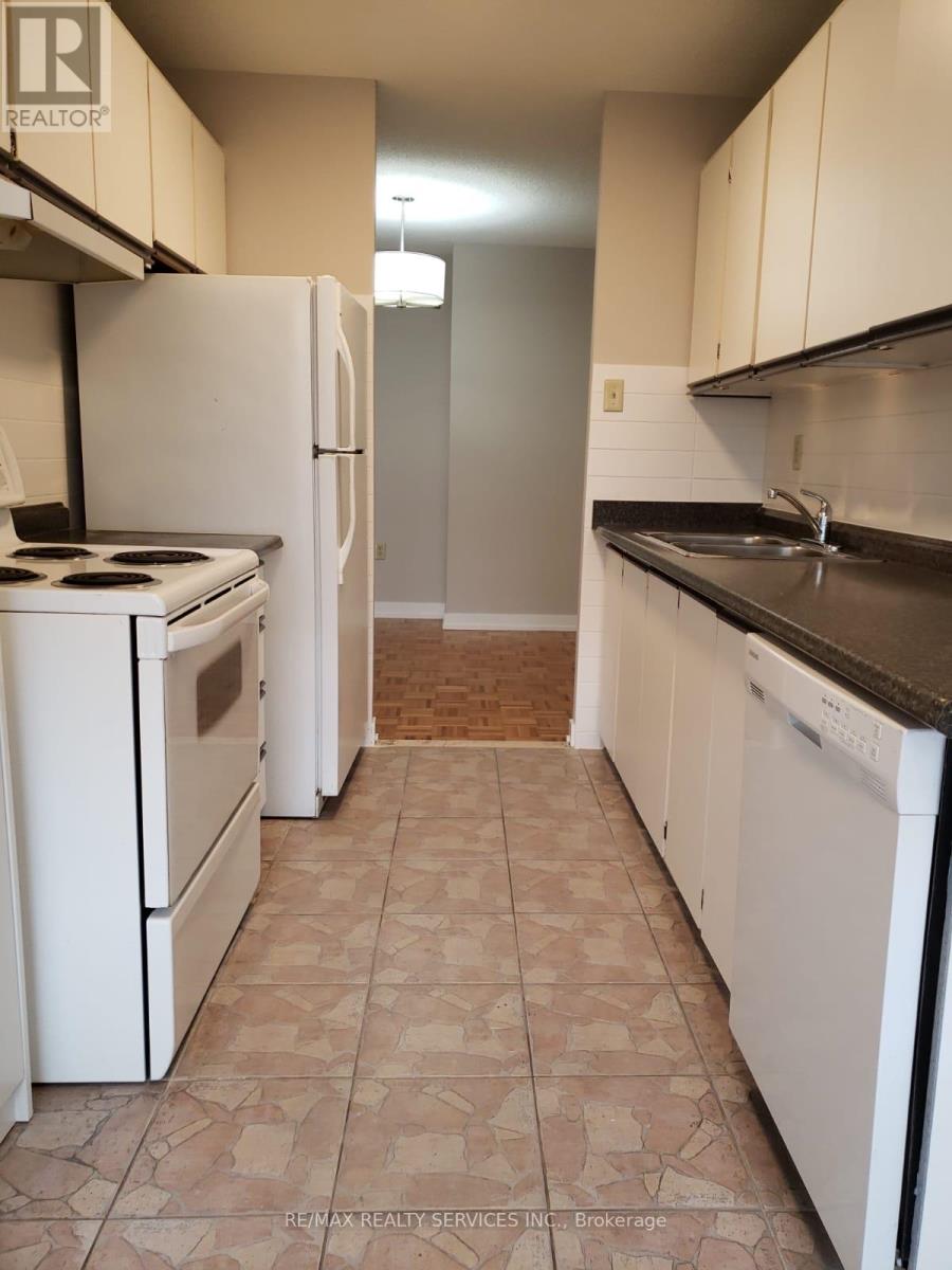 1806 - 4 Kings Cross Road, Brampton (Queen Street Corridor), Ontario  L6T 3X8 - Photo 8 - W12835626