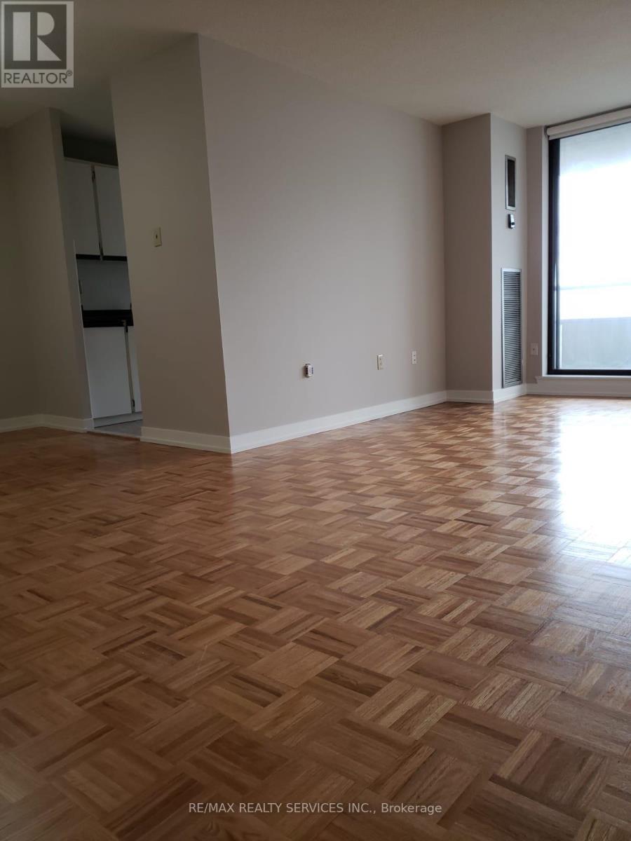 1806 - 4 Kings Cross Road, Brampton (Queen Street Corridor), Ontario  L6T 3X8 - Photo 4 - W12835626