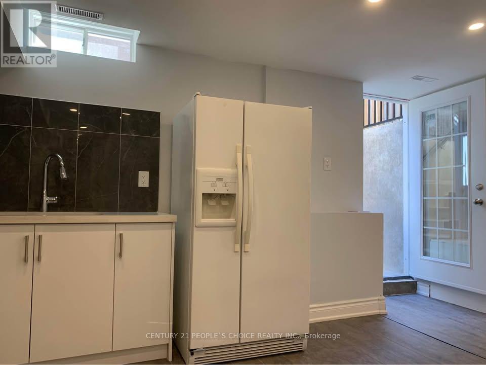 6 Lockwood Road, Brampton (Fletcher's West), Ontario  L6Y 4S6 - Photo 18 - W12851188