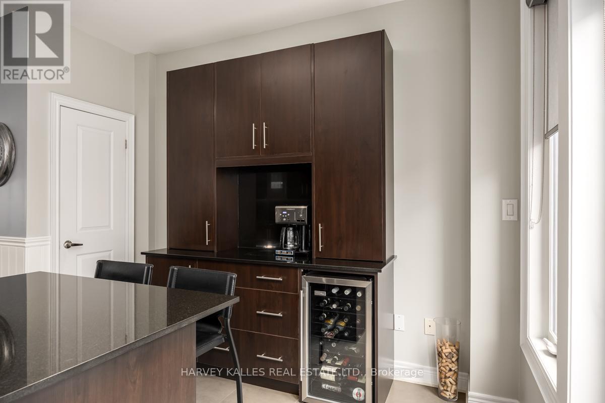 16 Powseland Crescent, Vaughan, Ontario L4L 0C5 - Photo 13 - N12863026